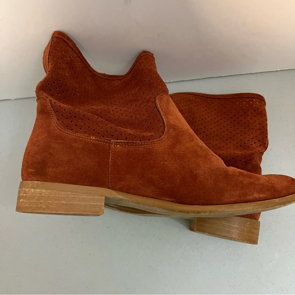 Sundance Suede Leather Booties Sz 38 or 7.5
